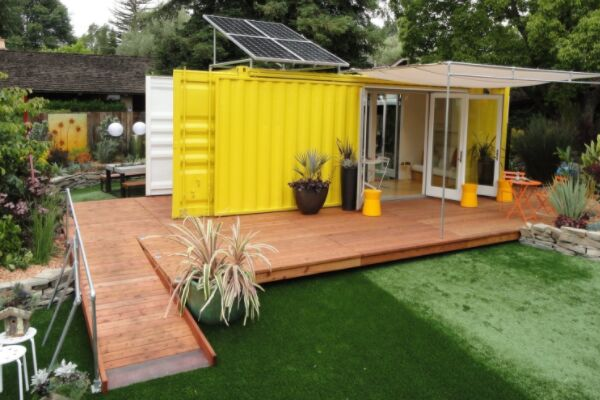 Ways to use a shipping container: Granny Flat